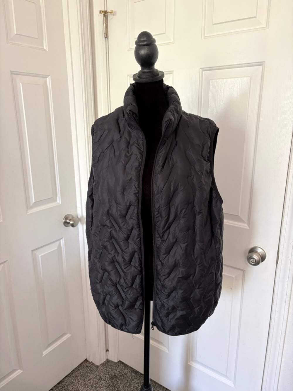 Tangerine Women's Quilted Sleeveless Puffer Vest - Black